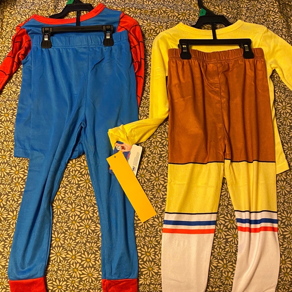 Set of Spider Man & Spongebob Kids Pajamas
Selling both together - Picture 4 of 5